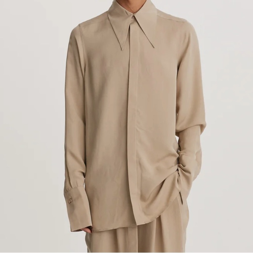 King & Tuckfield POINTED COLLAR LONGLINE SHIRT